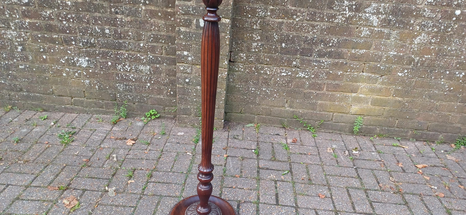 Quality Vintage Mahogany Carved and Fluted Standard Lamp Working. Victorian Style.