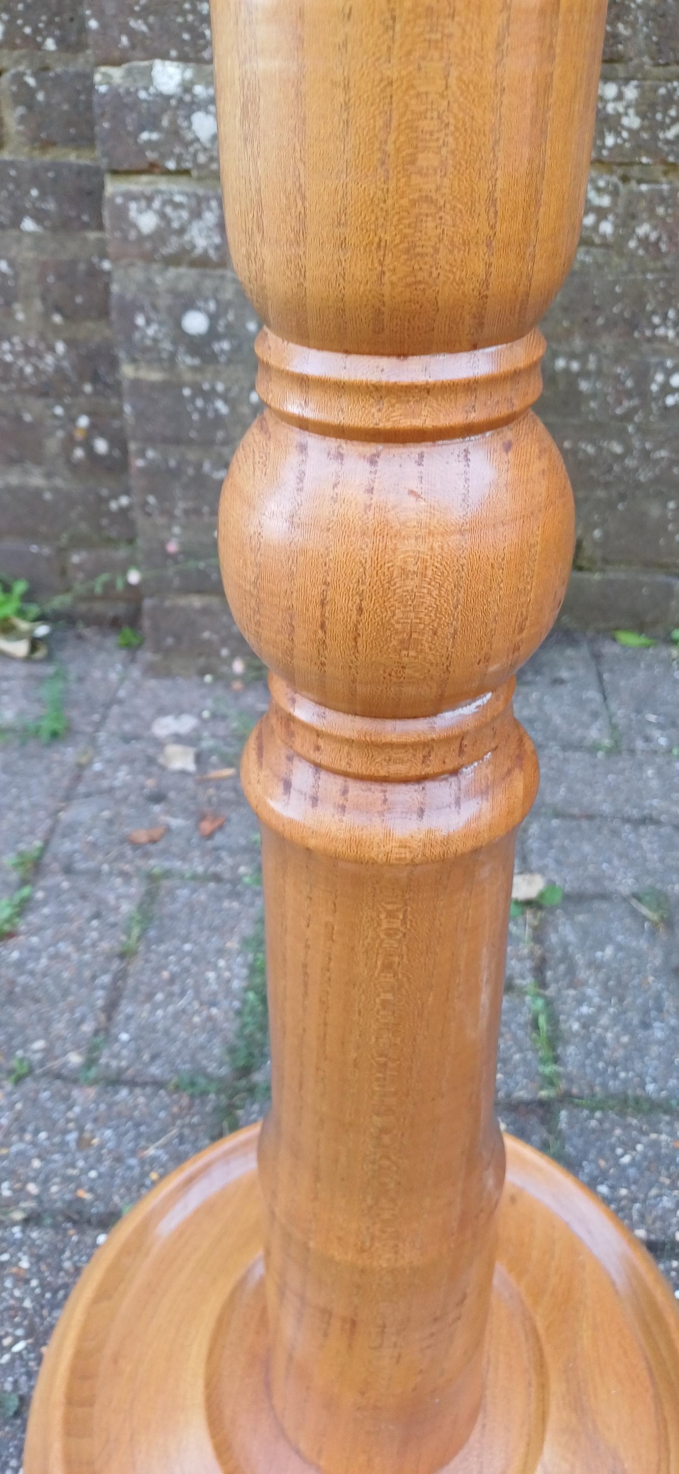 Chunky Yet Elegant Turned Elm Standard Lamp Ercol Style in Great Condition and Working. Free Hand Delivery.