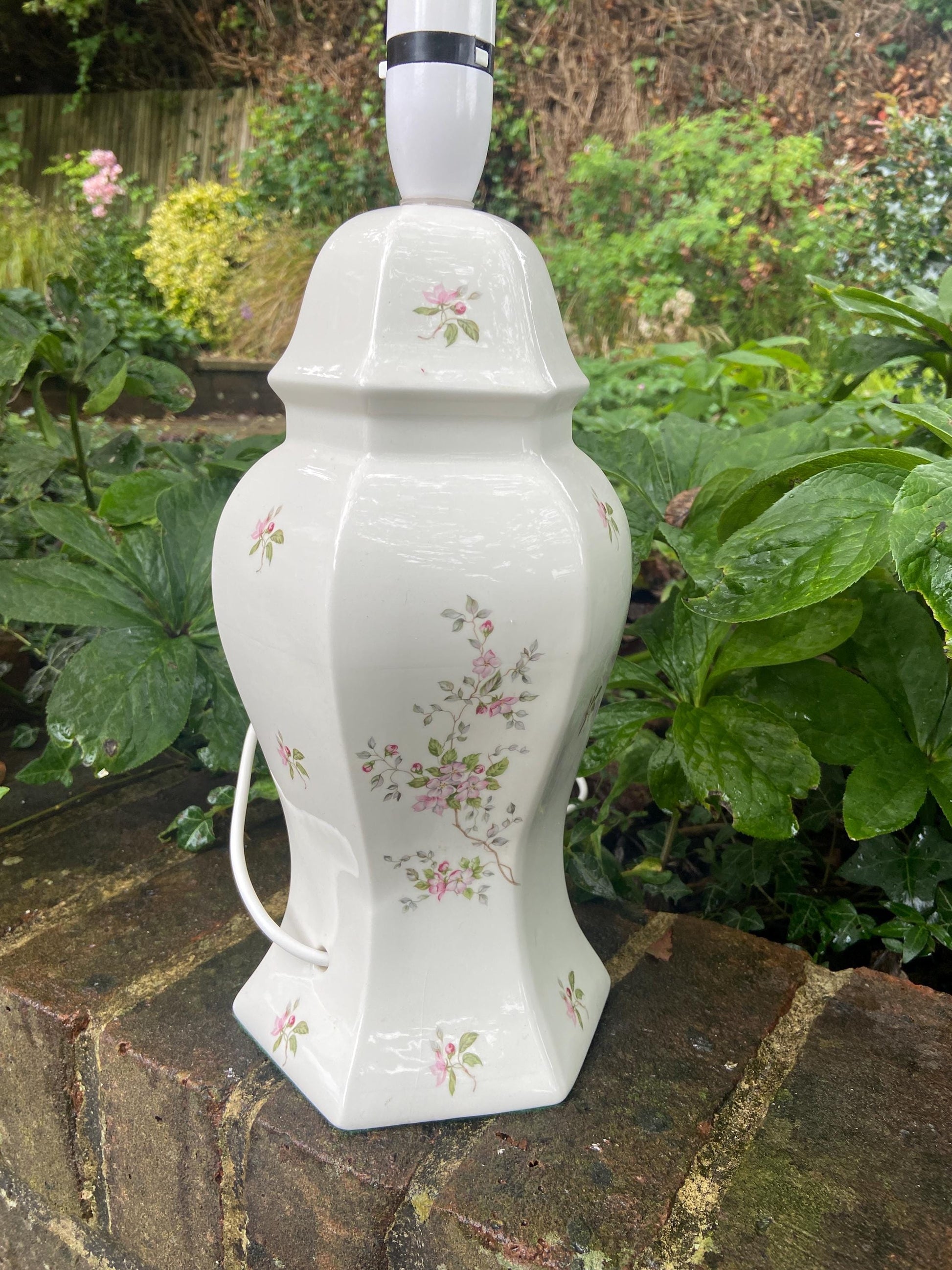 Classic vintage ginger jar, mock oriental ceramic table lamp with flowers - working