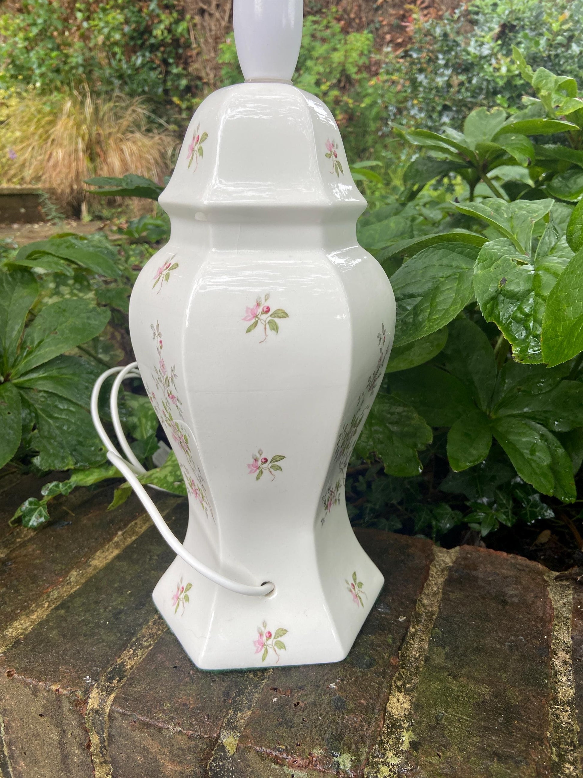 Classic vintage ginger jar, mock oriental ceramic table lamp with flowers - working