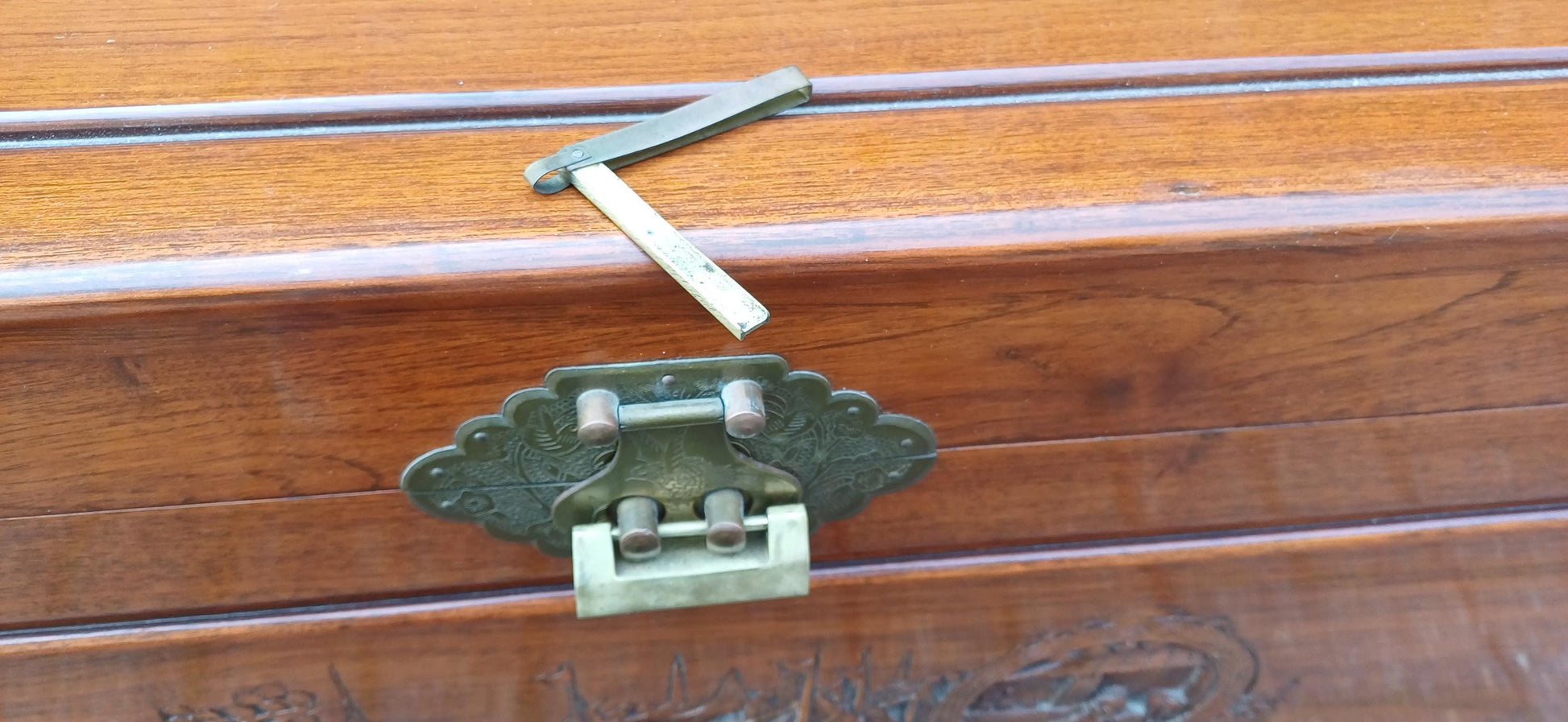 Vintage Carved Camphor Wood Asian Oriental Box / Chest / Trunk/ Coffee Table Near Mint Condition Free Hand Delivery