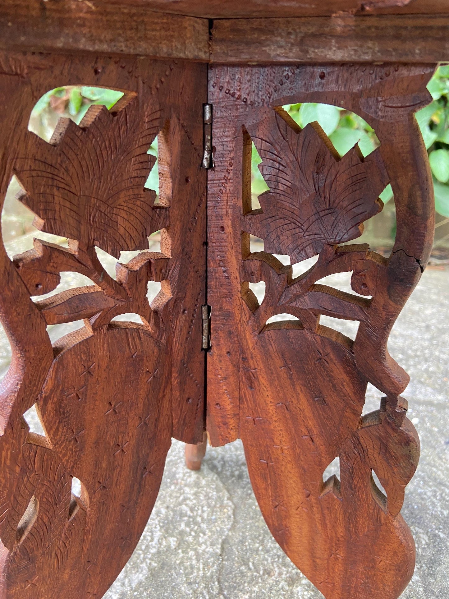 Small carved vintage wooden table, folding table, plant stand medium - Asian handicraft