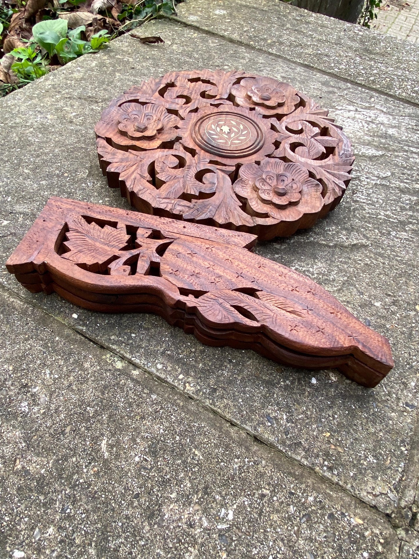 Small carved vintage wooden table, folding table, plant stand medium - Asian handicraft