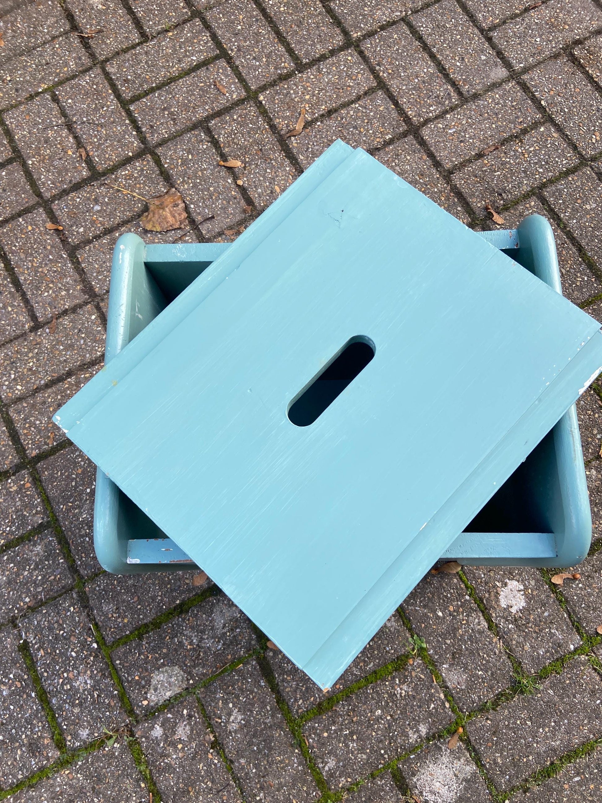 Vintage painted wooden box or stool, wooden trunk or wooden laundry bin basket – turquoise, duck egg blue, upcycle project