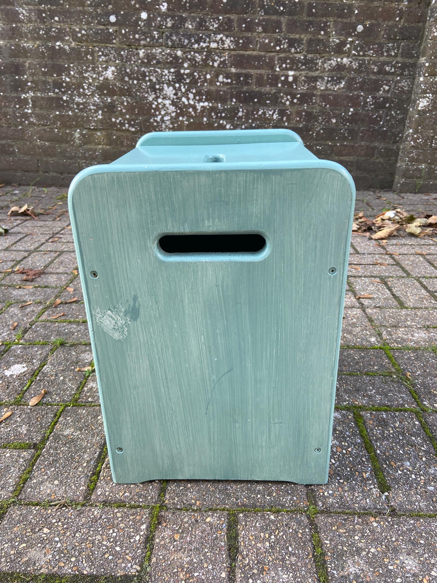 Vintage painted wooden box or stool, wooden trunk or wooden laundry bin basket – turquoise, duck egg blue, upcycle project