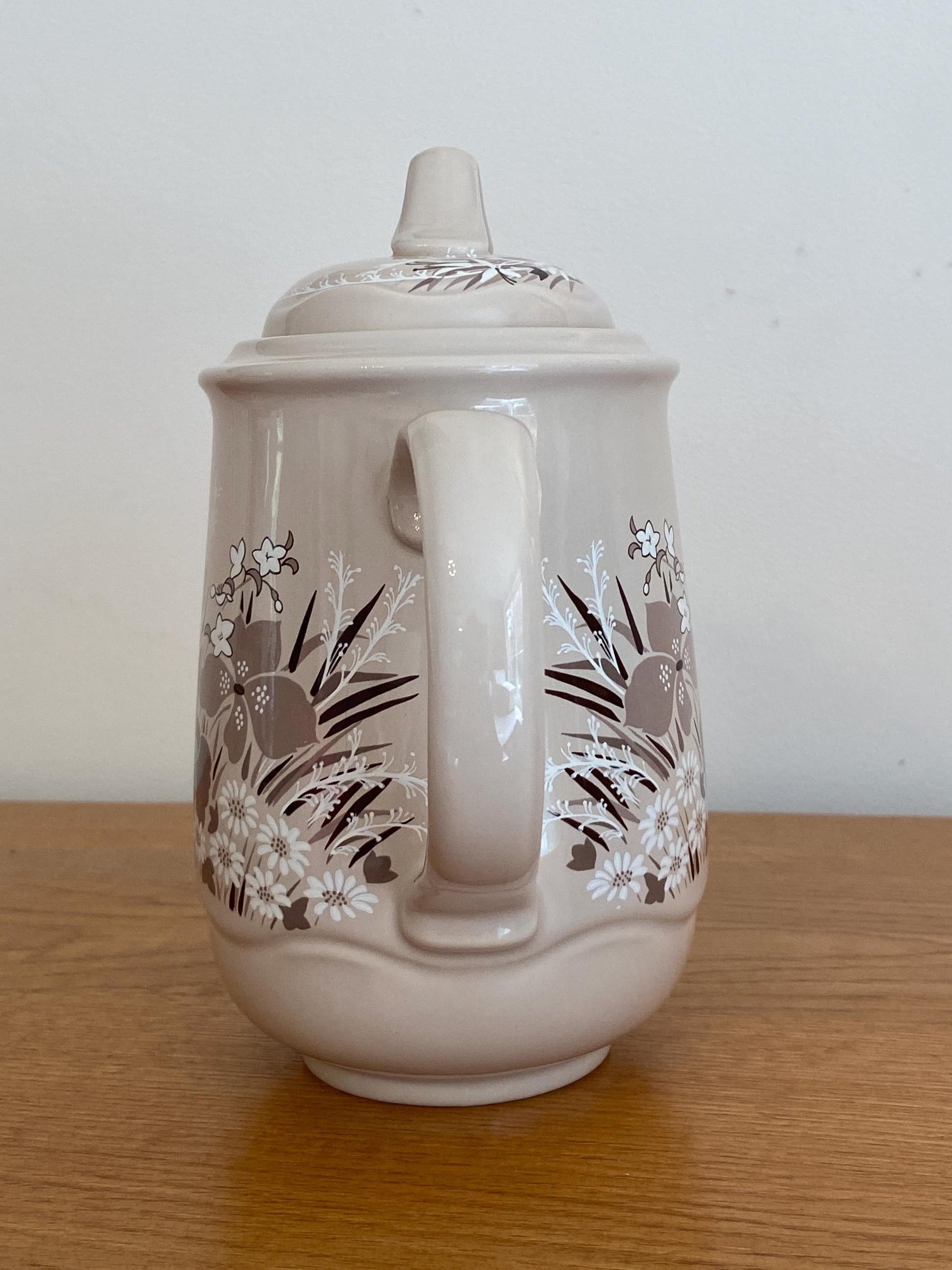 Vintage Mandalay by Poole Pottery – Coffee/Tea Pot & 3 cups, 5 saucers (9 pcs)