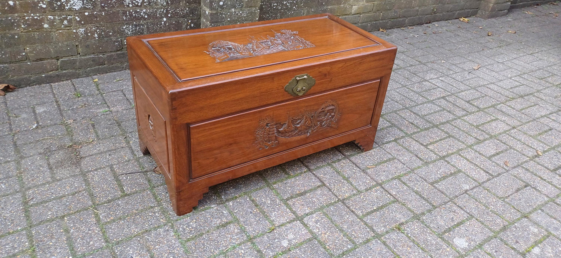 Vintage Carved Camphor Wood Asian Oriental Box / Chest / Trunk/ Coffee Table Near Mint Condition Free Hand Delivery