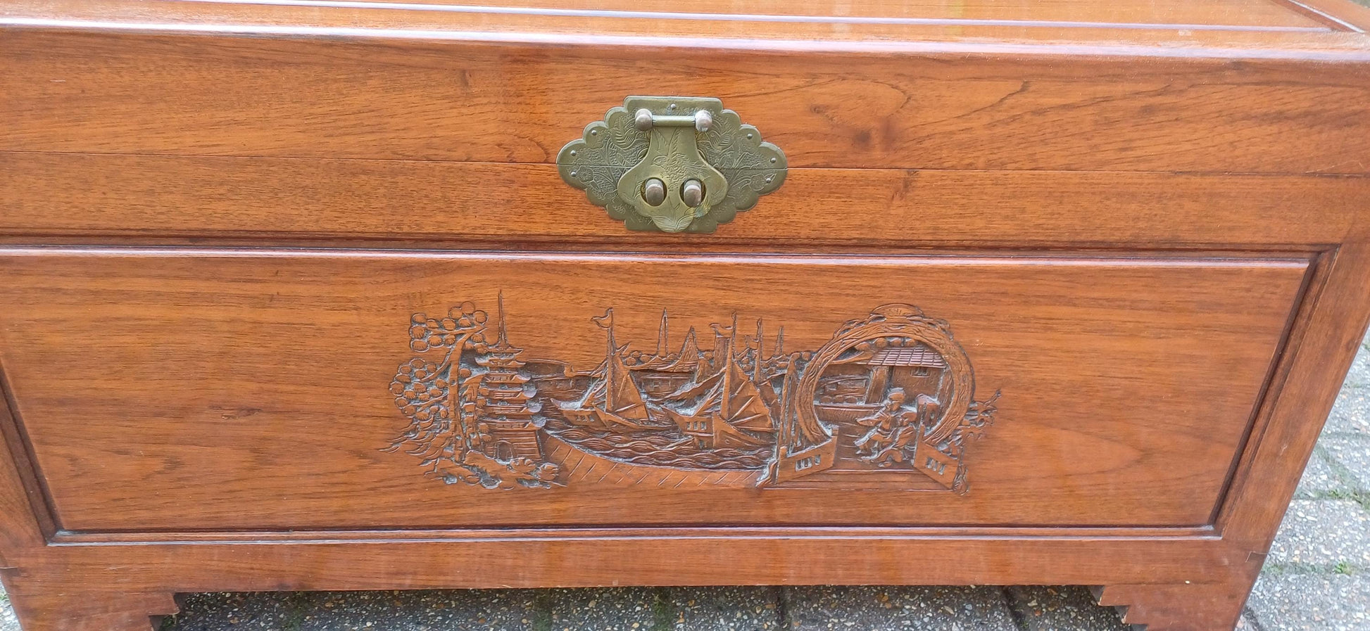 Vintage Carved Camphor Wood Asian Oriental Box / Chest / Trunk/ Coffee Table Near Mint Condition Free Hand Delivery