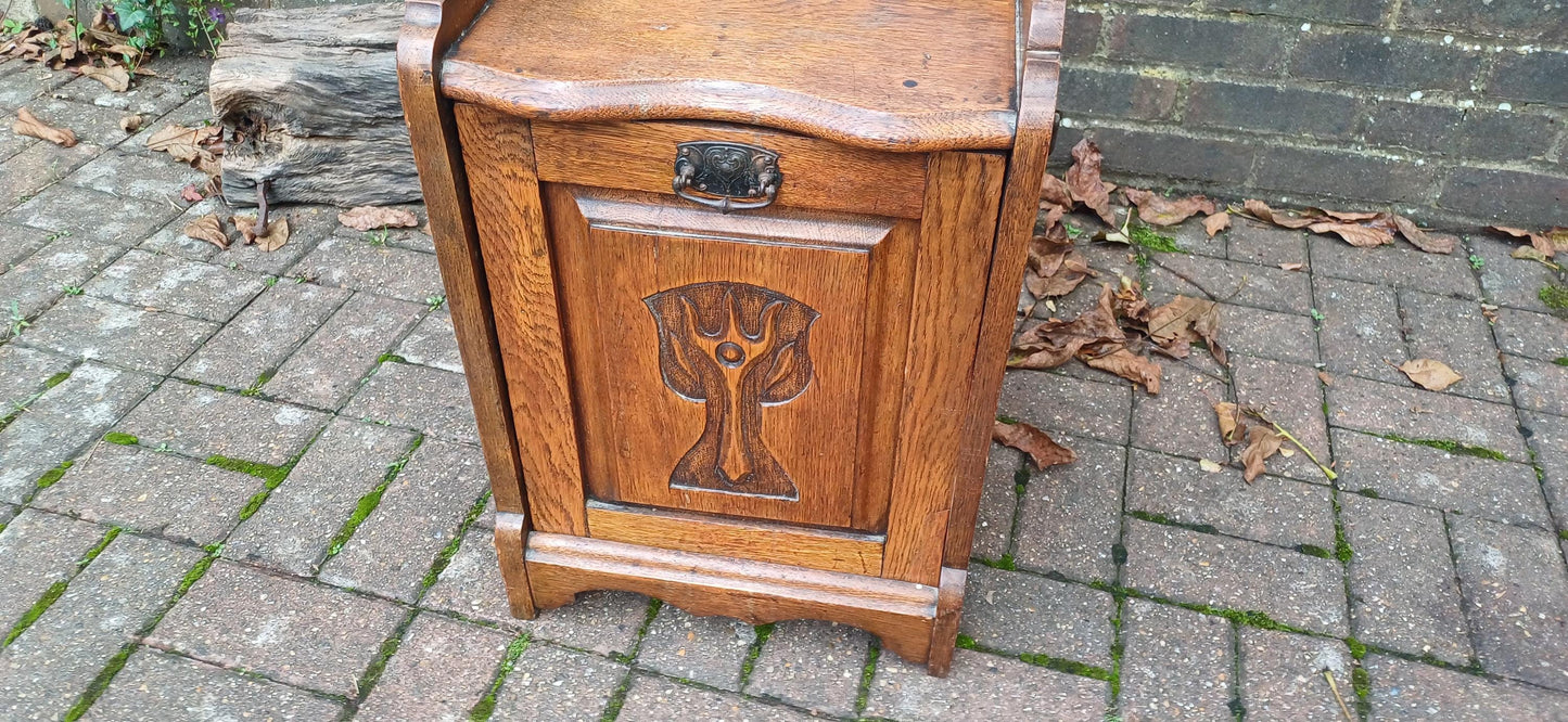 Classic Early 20th Century Coal Pedonium Scuttle Bucket Art Nouveau Top Quality Solid Oak