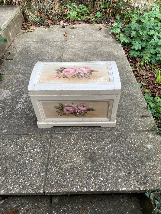 painted wooden toy boax, storage box, treasure chest. small wooden box. lovely pink roses painted on it. lined wooden box