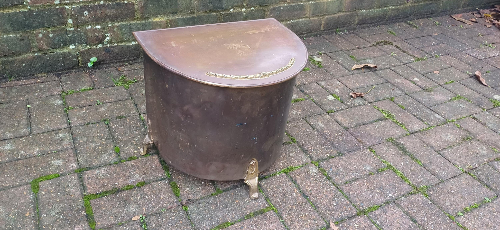 Late Victorian Vintage Brass Coal Bucket Scuttle Bin with Inner Lining