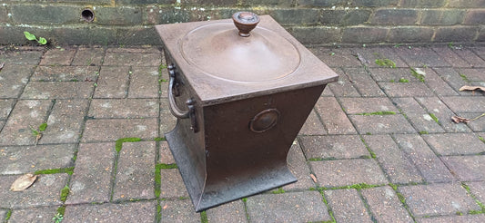 Late Victorian Vintage Metal Decorative Coal Bucket Scuttle Bin.