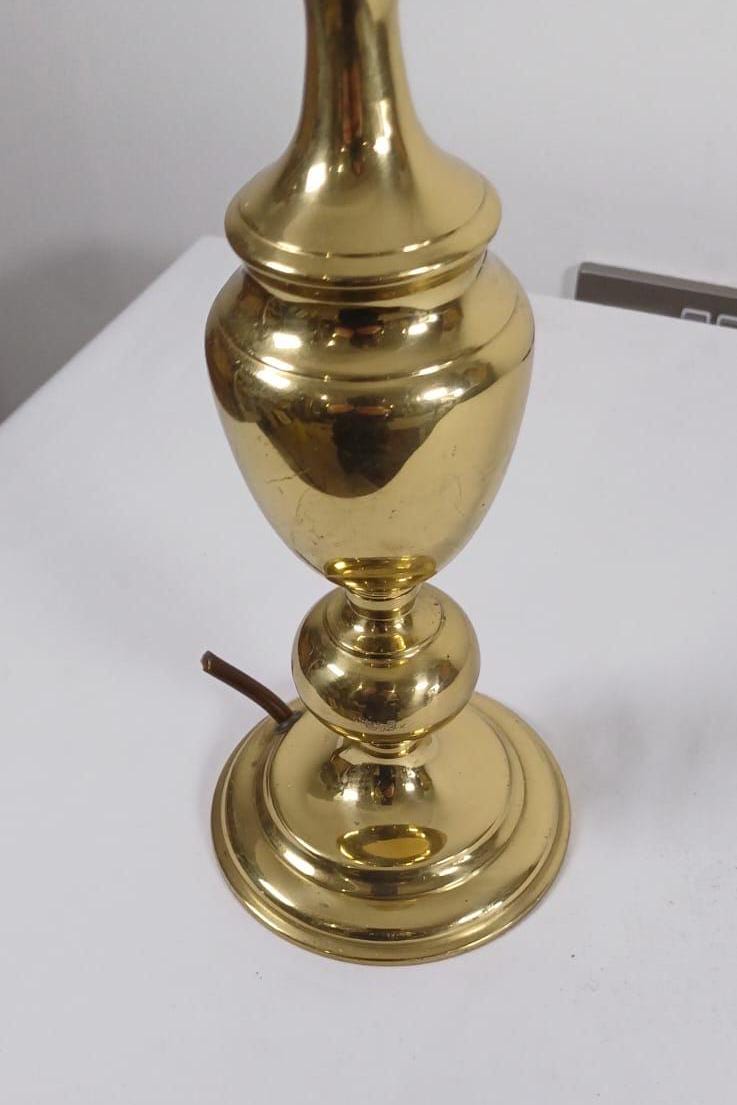 Classic vintage brass table lamp - lovely shape and size - needs wire or battery operated bulb!