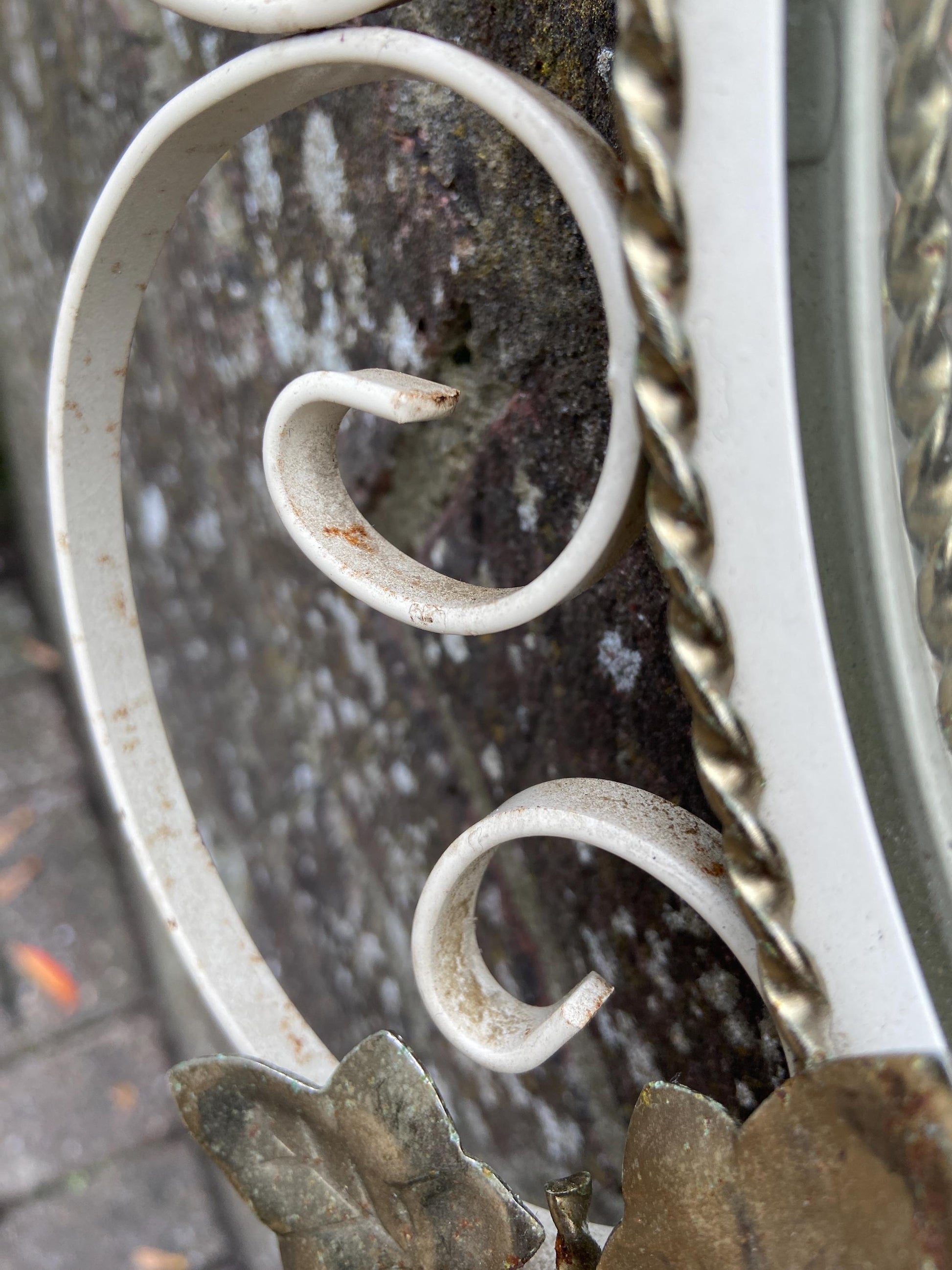 Retro wrought iron painted round mirror with Ivy details