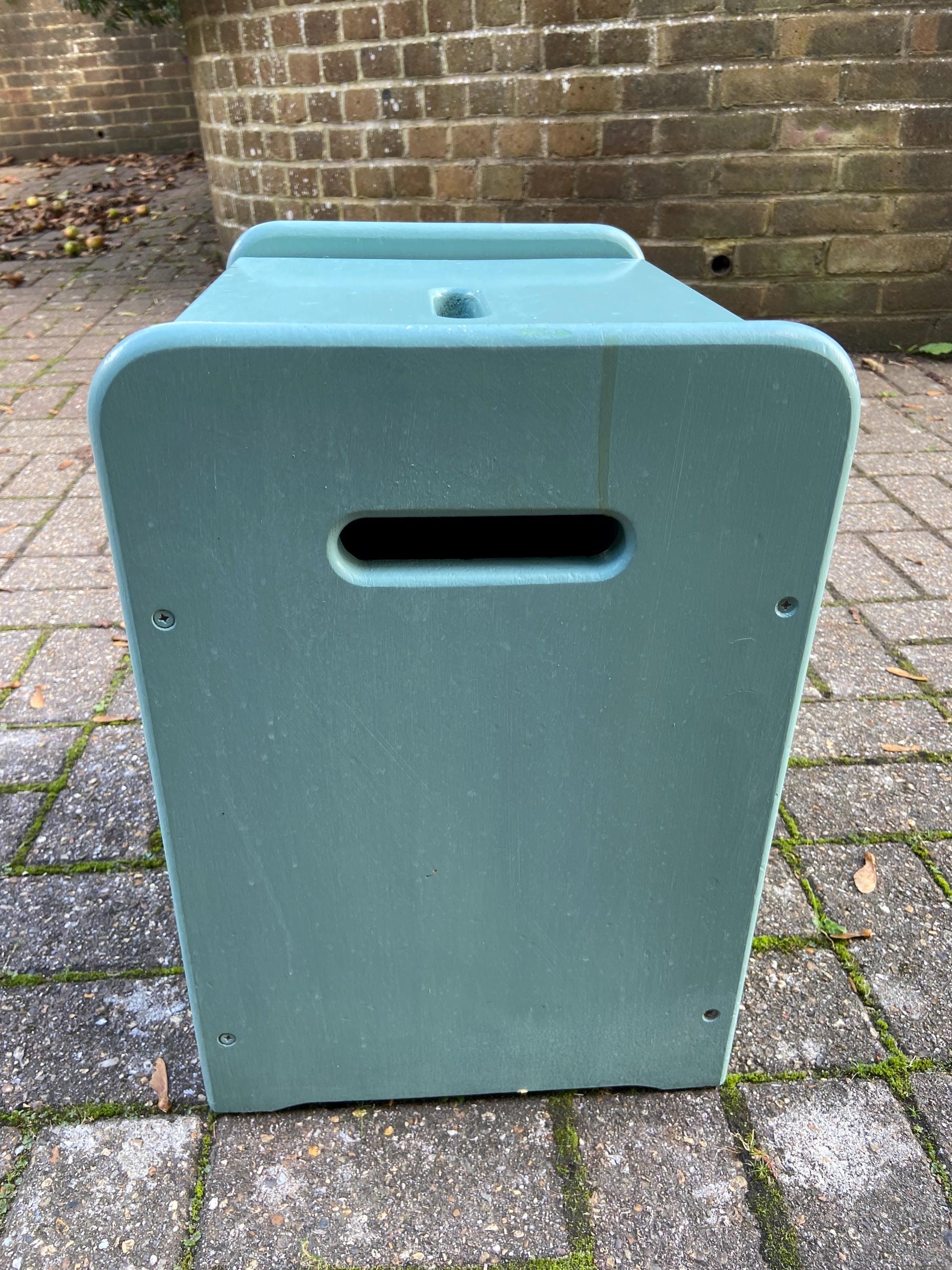 Vintage painted wooden box or stool, wooden trunk or wooden laundry bin basket – turquoise, duck egg blue, upcycle project