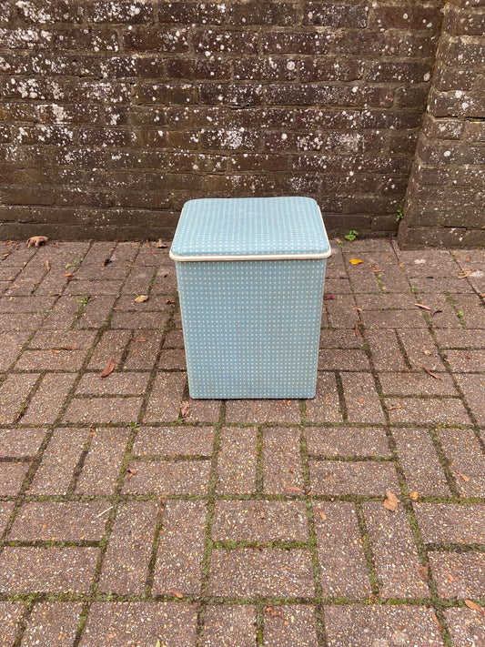 mid century laundry basket. 1950s laundry bin basket. vintage washing basket. vintage storage. vintage laundry
