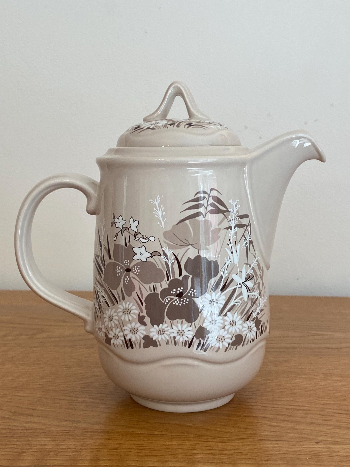 Vintage Mandalay by Poole Pottery – Coffee/Tea Pot & 3 cups, 5 saucers (9 pcs)