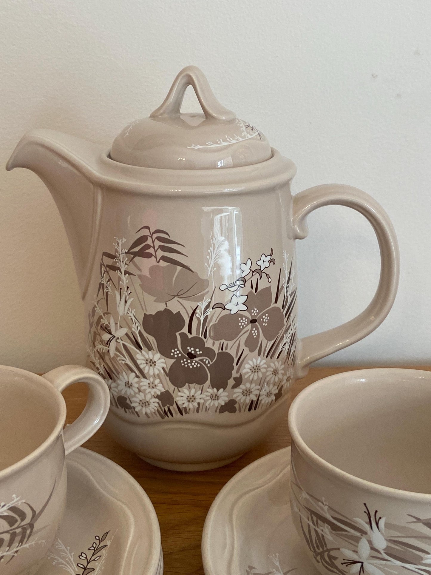 Vintage Mandalay by Poole Pottery – Coffee/Tea Pot & 3 cups, 5 saucers (9 pcs)