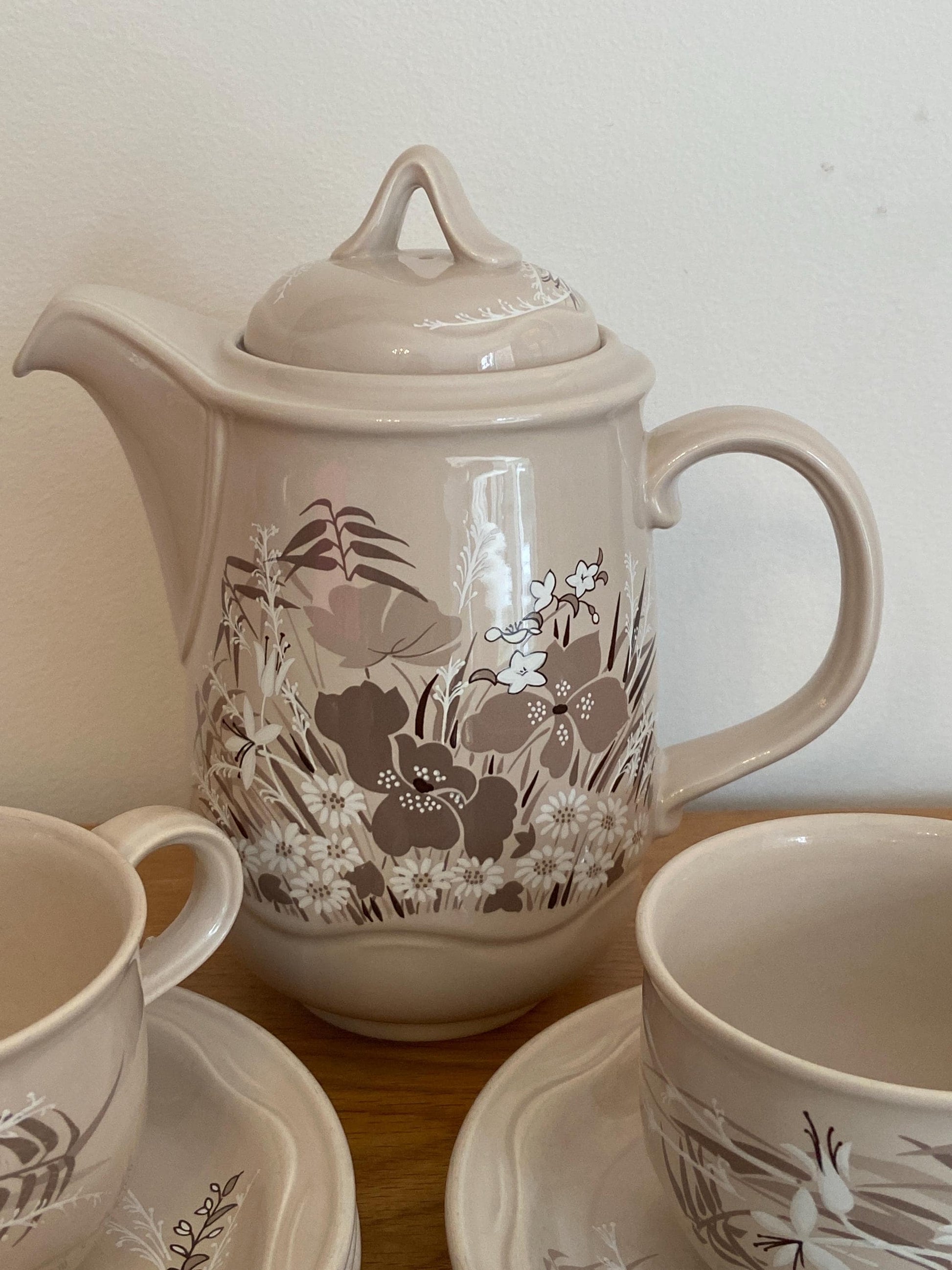 Vintage Mandalay by Poole Pottery – Coffee/Tea Pot & 3 cups, 5 saucers (9 pcs)
