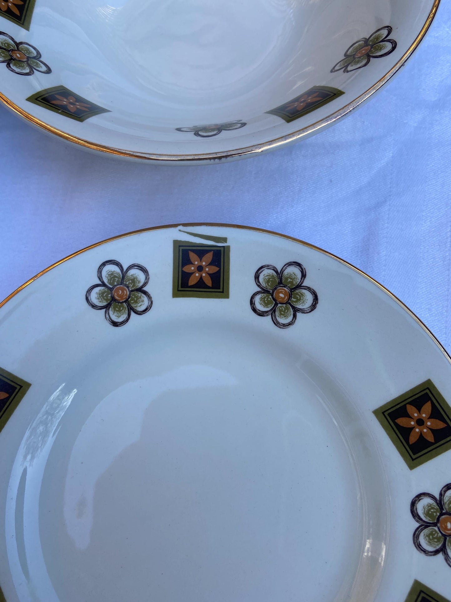 Retro vintage dinnerware, Barratts Delphatic White Tableware, 16 pieces, dinner plates, side plates and bowls