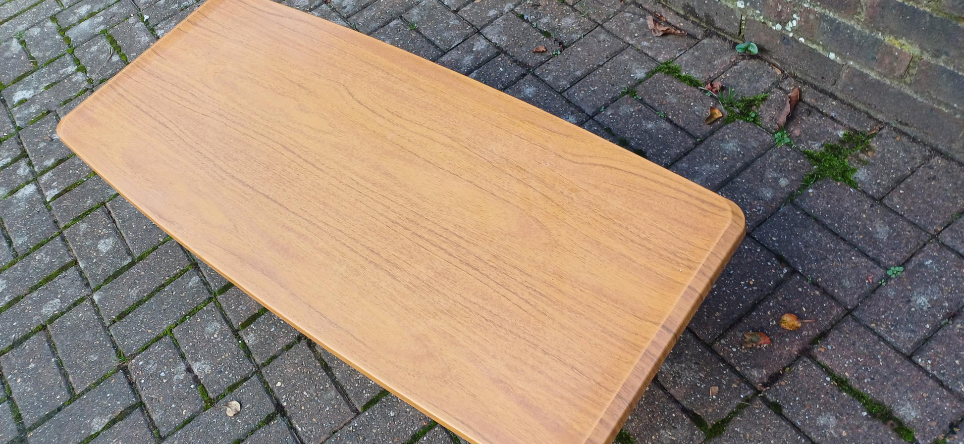 Classic Large Wood Effect Melamine Mid Century Retro Vintage Coffee Table Sleek and Funky!