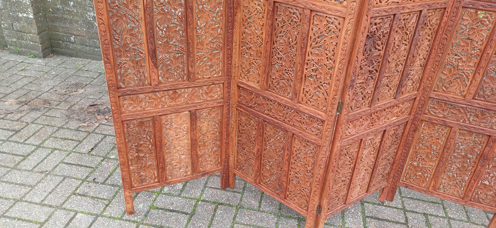 Huge Top Quality 70s/80s Carved Folding Screen Room Divide Grapevine & Middle Eastern Motif Heavy Vintage Room Divider FREE HAND DELIVERY