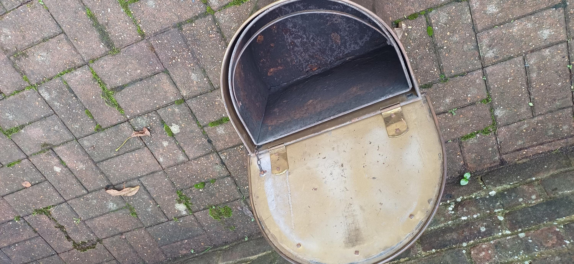 Late Victorian Vintage Brass Coal Bucket Scuttle Bin with Inner Lining