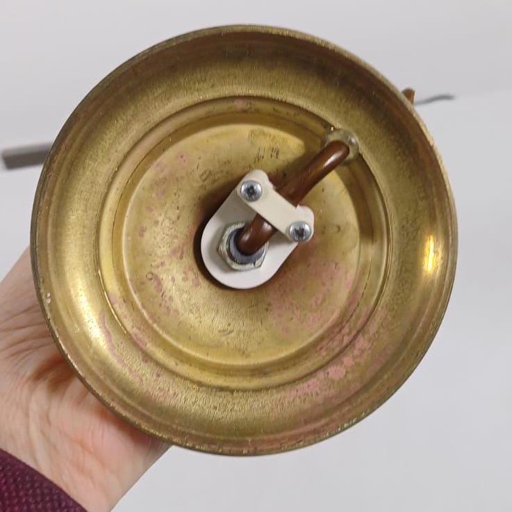 Classic vintage brass table lamp - lovely shape and size - needs wire or battery operated bulb!