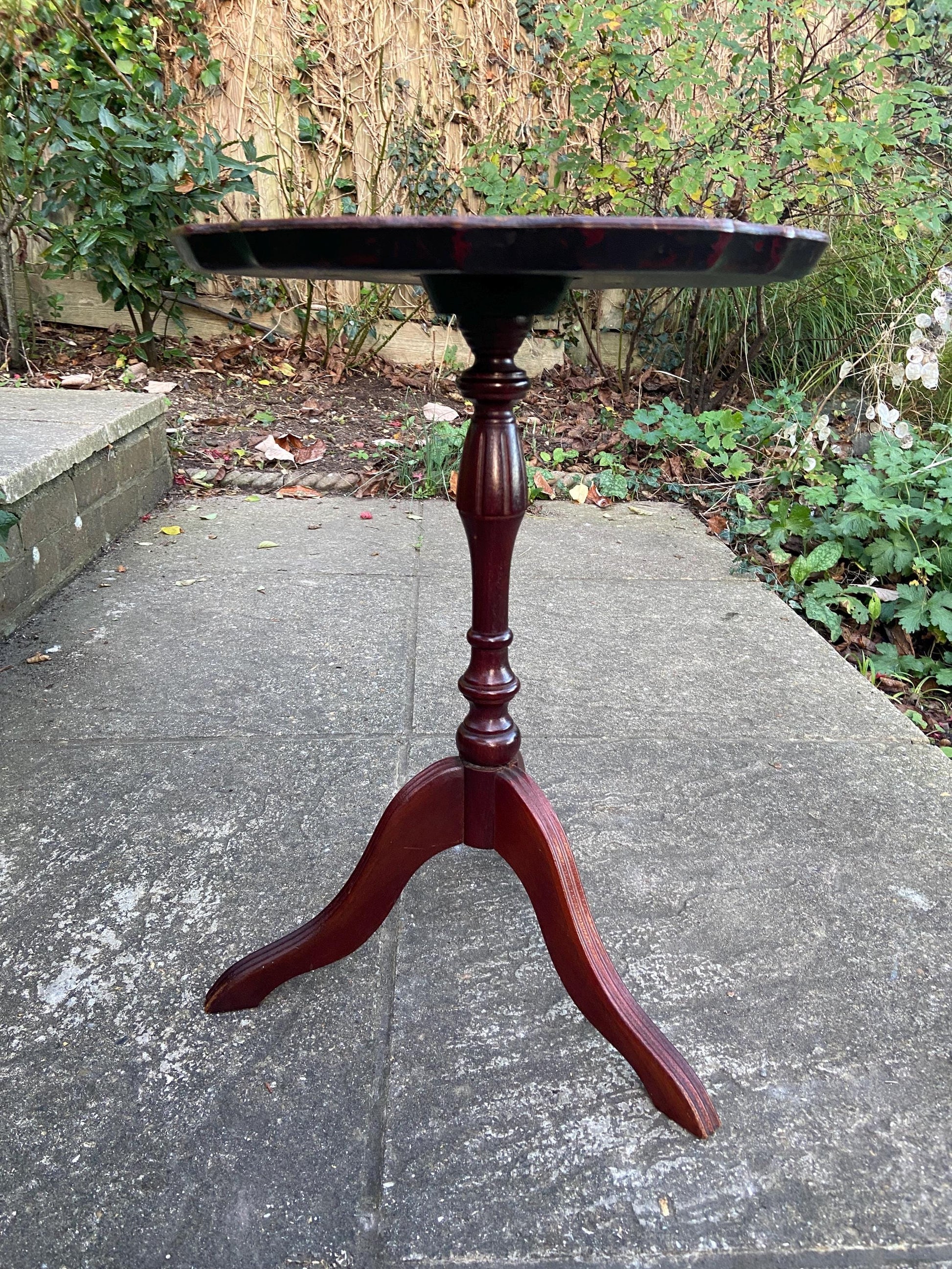 Retro vintage 1970s/80s Tripod Leg Turned Wine Table Green Leatherette Top