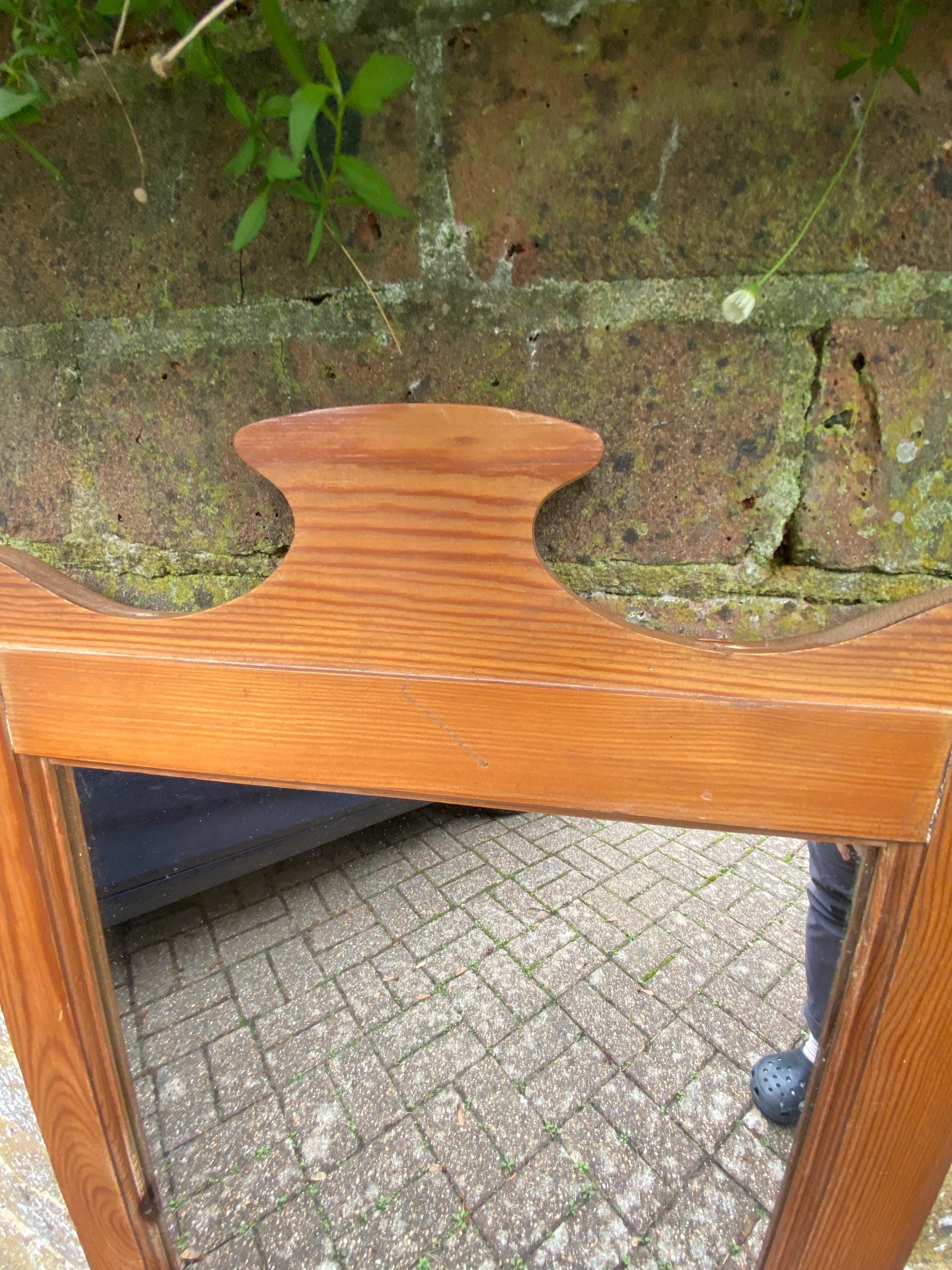 Lovely vintage pine mirror with moulded top and in vgc, ready to hang