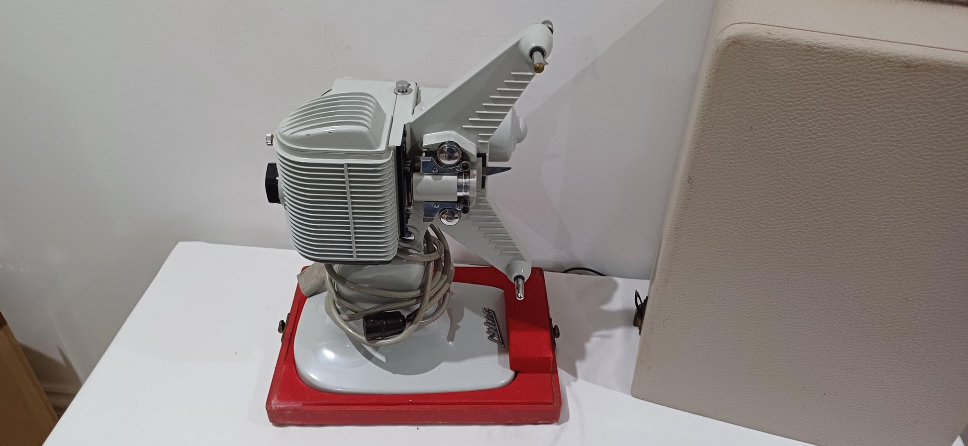 Vintage Retro Nilus Italian Projector in Case Industrial Electrical Décor