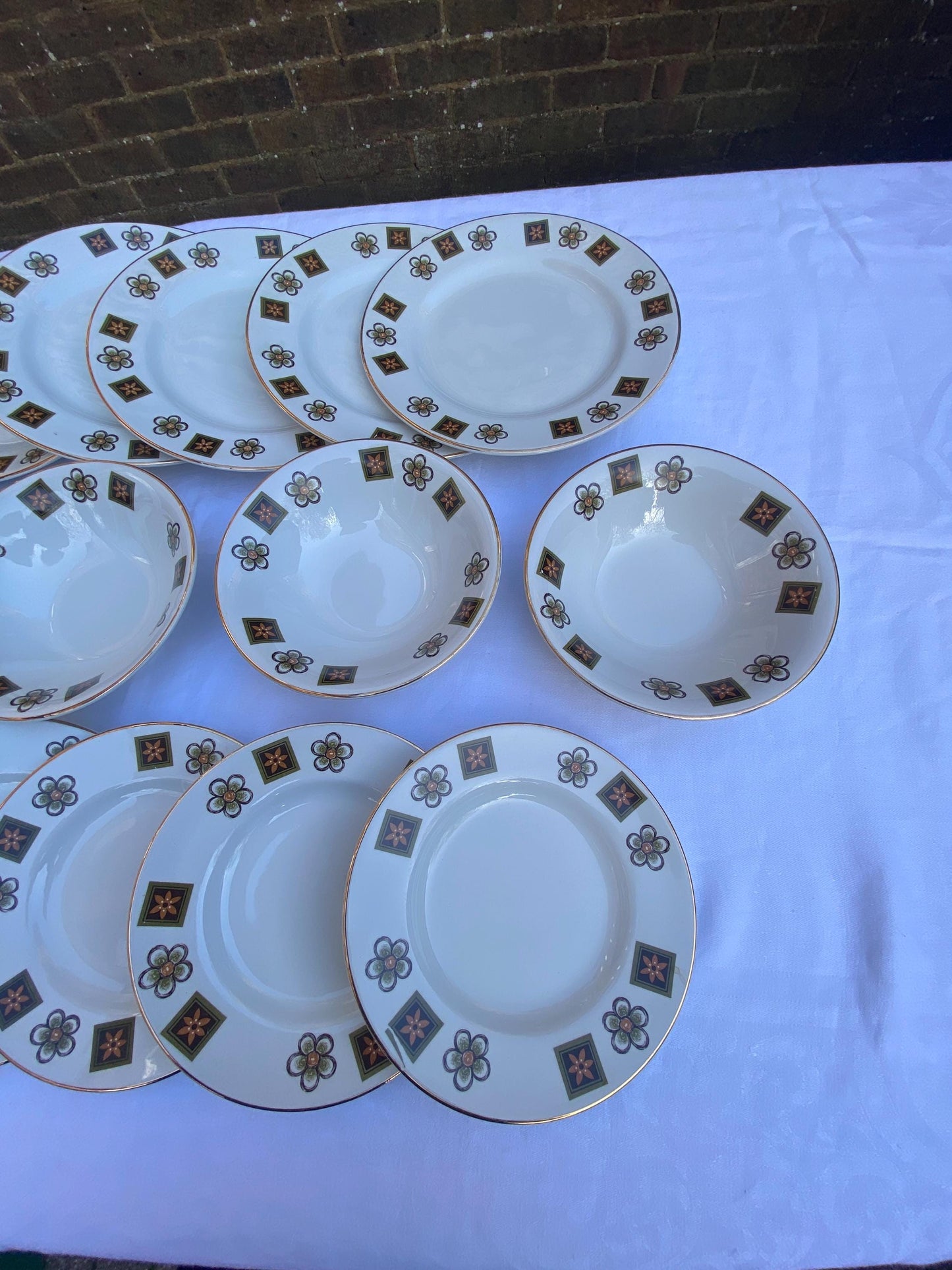 Retro vintage dinnerware, Barratts Delphatic White Tableware, 16 pieces, dinner plates, side plates and bowls