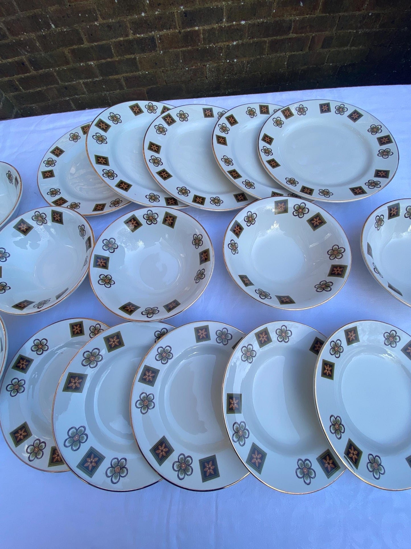 Retro vintage dinnerware, Barratts Delphatic White Tableware, 16 pieces, dinner plates, side plates and bowls