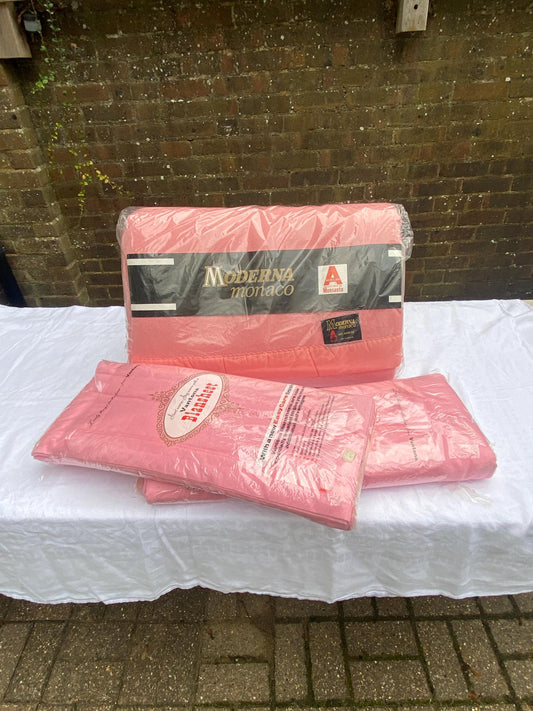original unopened and unused 1970s bed linen and blanket. bright barbie pink.  retro sheets. retro blanket.