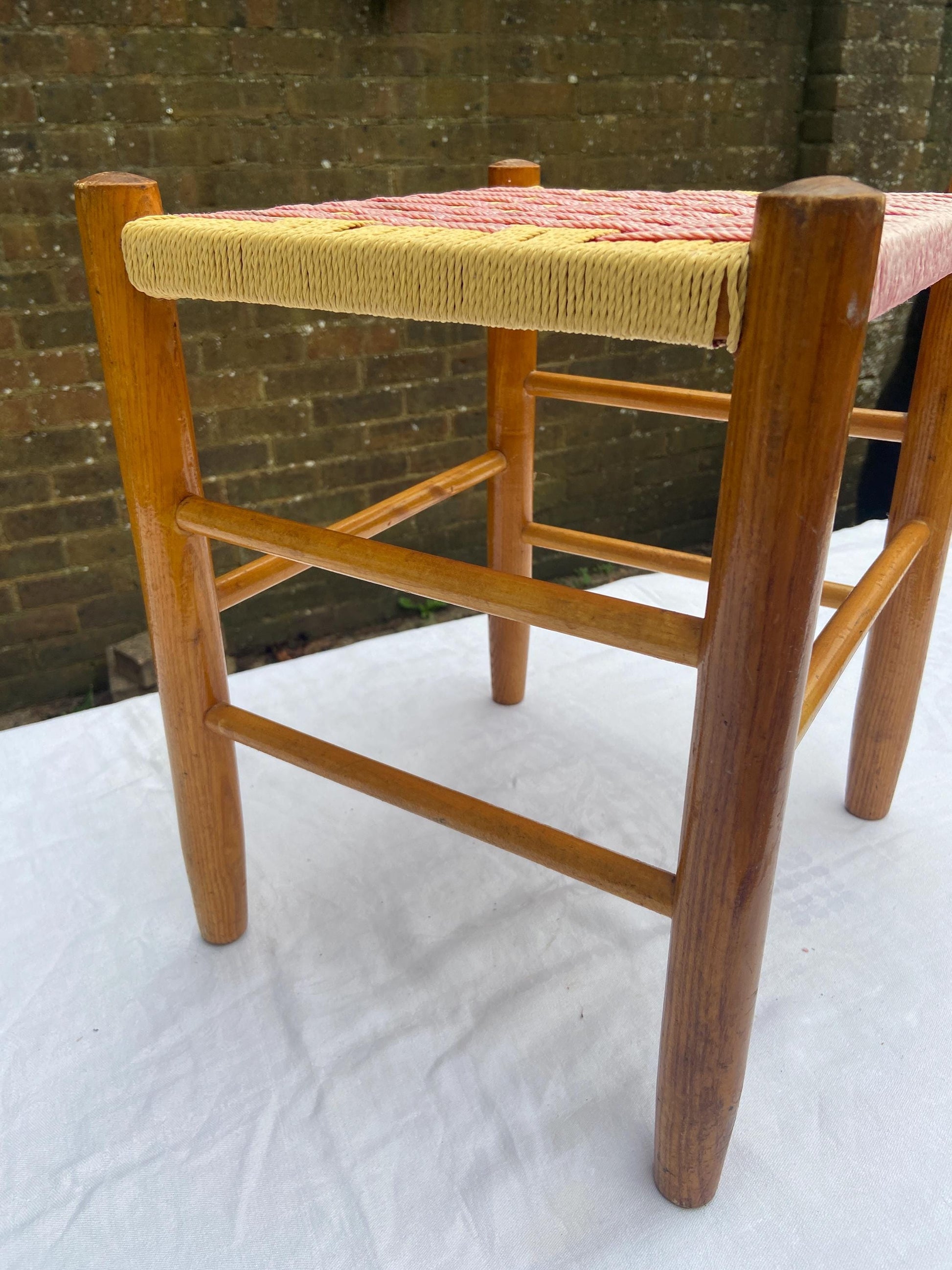 Retro vintage pink and cream woven string stool with golden wooden frame - vgc