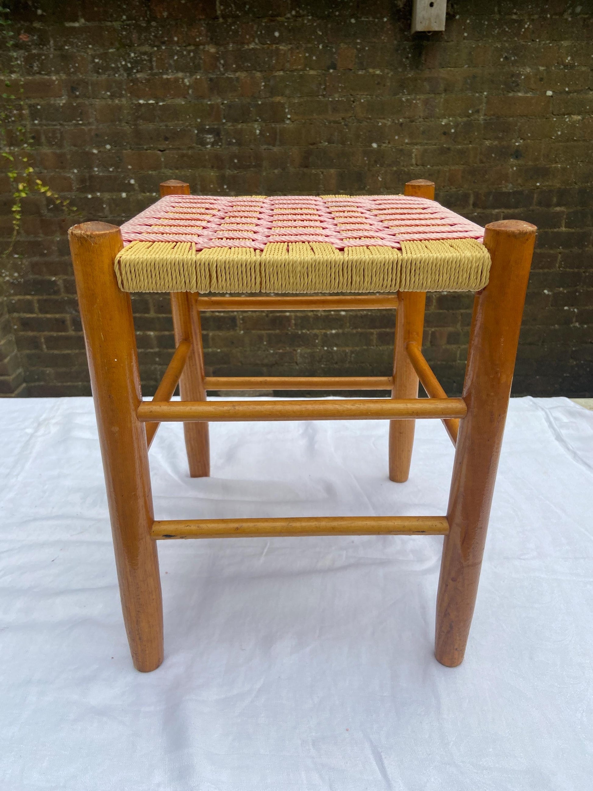 Retro vintage pink and cream woven string stool with golden wooden frame - vgc