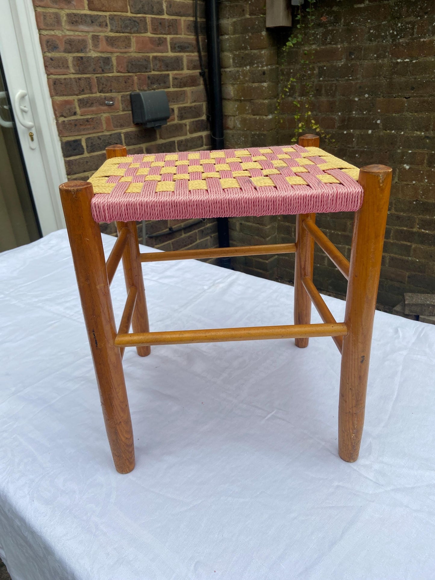 Retro vintage pink and cream woven string stool with golden wooden frame - vgc