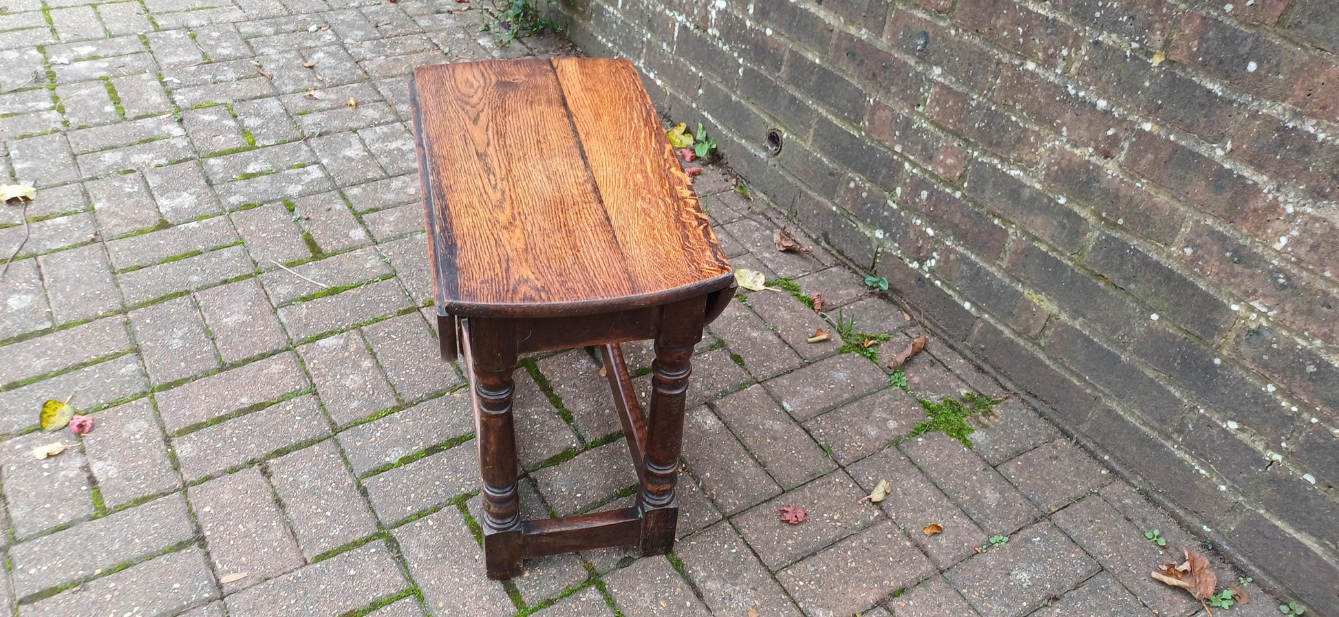 Quality Solid Oak Utility Stool with Swivel Top – Versatile Coffee Table or Seat