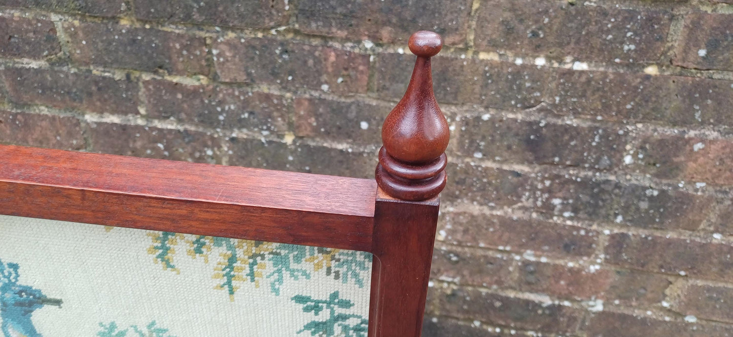 Vintage 1980s Mahogany Fire Screen with Tapestry Peacock Design – Elegant Fireplace Accent