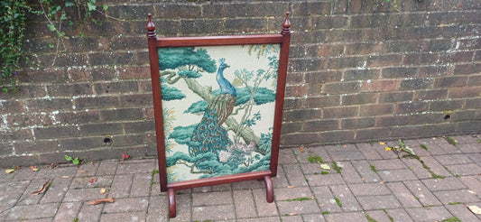 Vintage 1980s Mahogany Fire Screen with Tapestry Peacock Design – Elegant Fireplace Accent