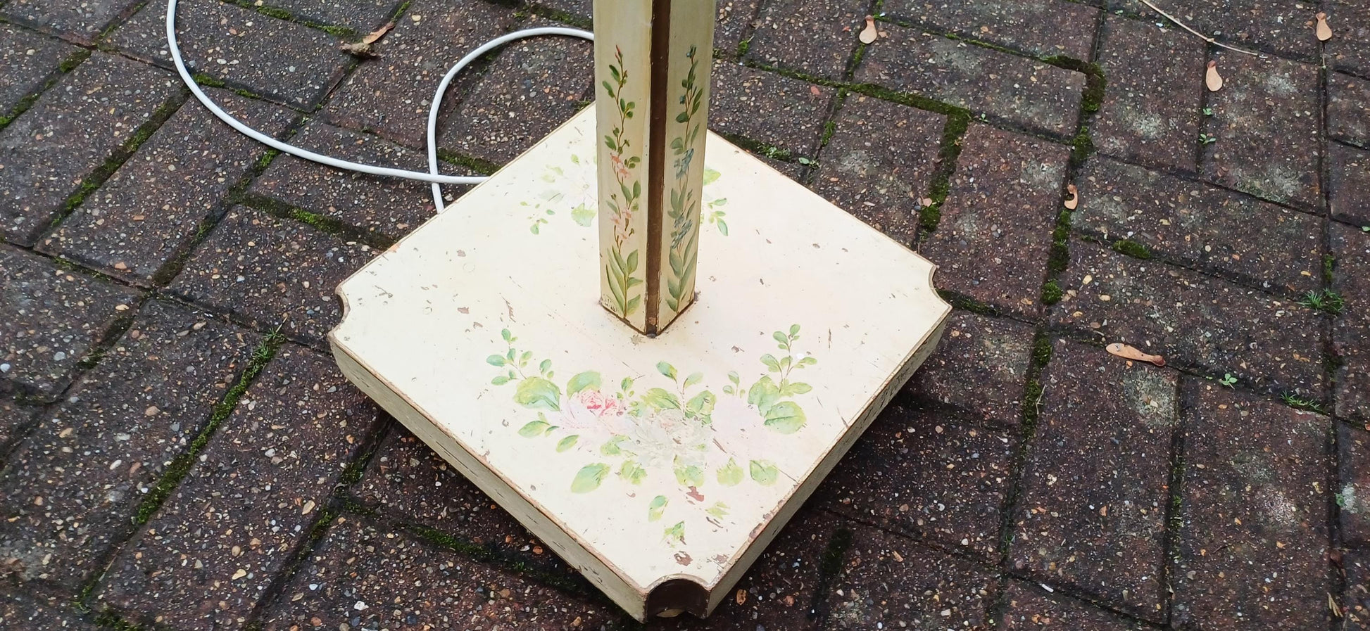 Stunning Early 20th Century Vintage Standard Lamp – Working Condition with Hand-Painted Floral Detail FREE HAND Delivery