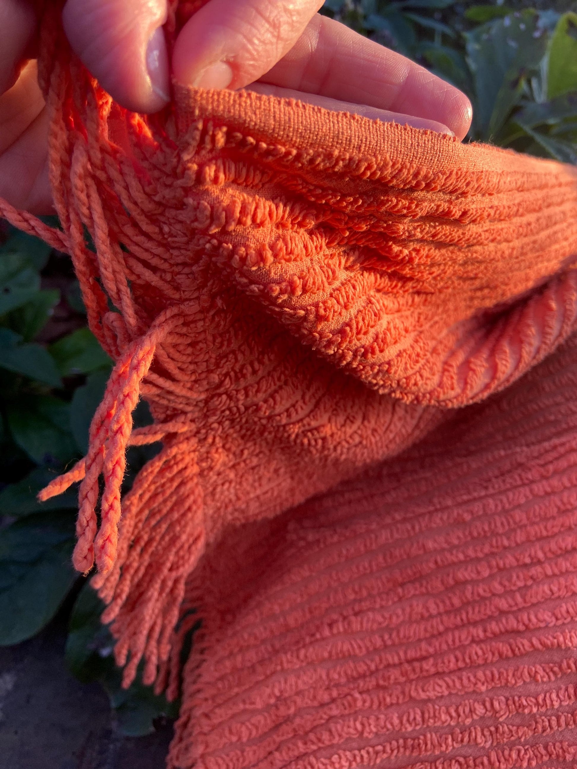 Retro original : orange large single, small double 1970s cotton bedspread bed cover, bed throw (256cm x 168cm)