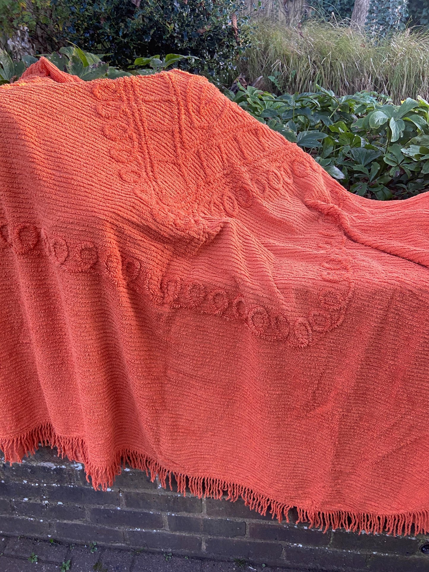 Retro original : orange large single, small double 1970s cotton bedspread bed cover, bed throw (256cm x 168cm)