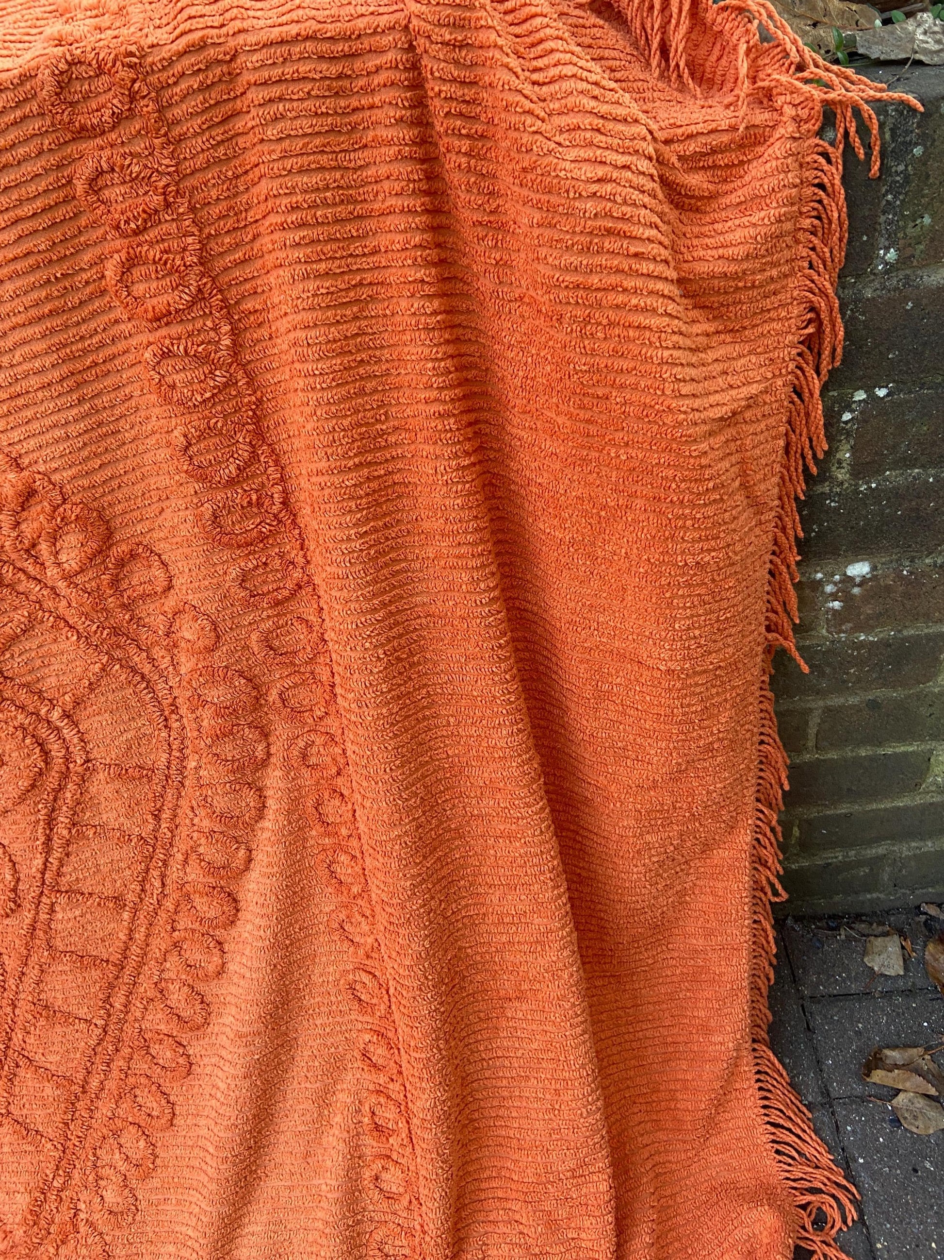 Retro original : orange large single, small double 1970s cotton bedspread bed cover, bed throw (256cm x 168cm)