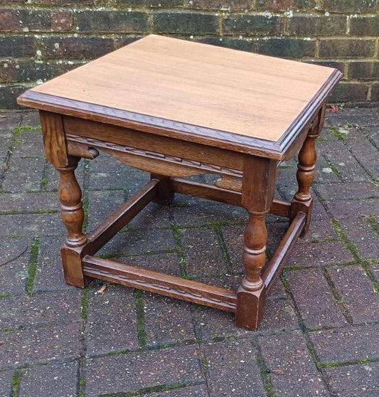 square small oak coffee table, end table, side table, wooden table. VGC. stripped oak veneer top, oiled top