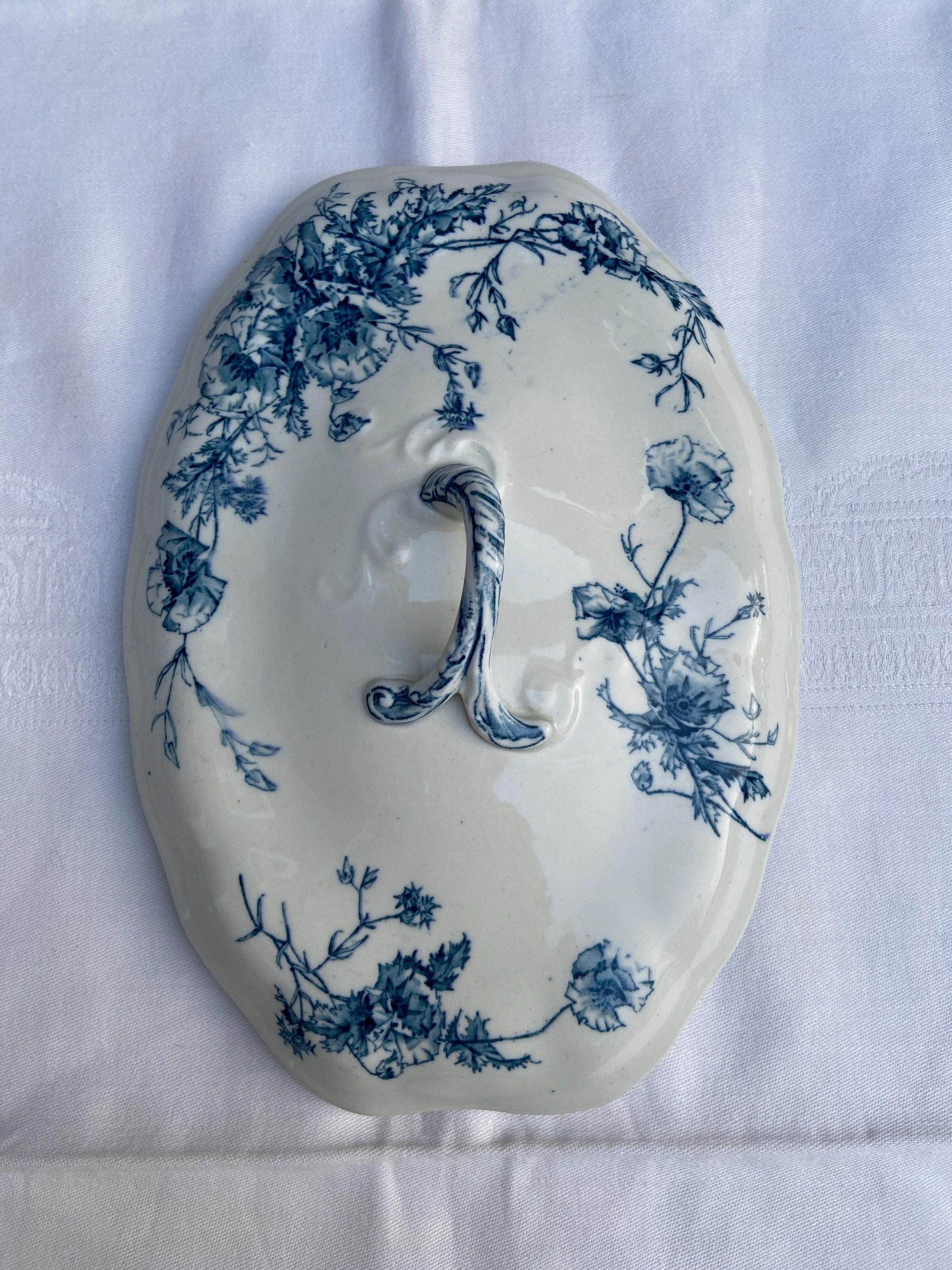 Collectible "Rutland", Victorian Doulton Tureen - J.S. Patent - 1886-1902 coronet stamp - VGC