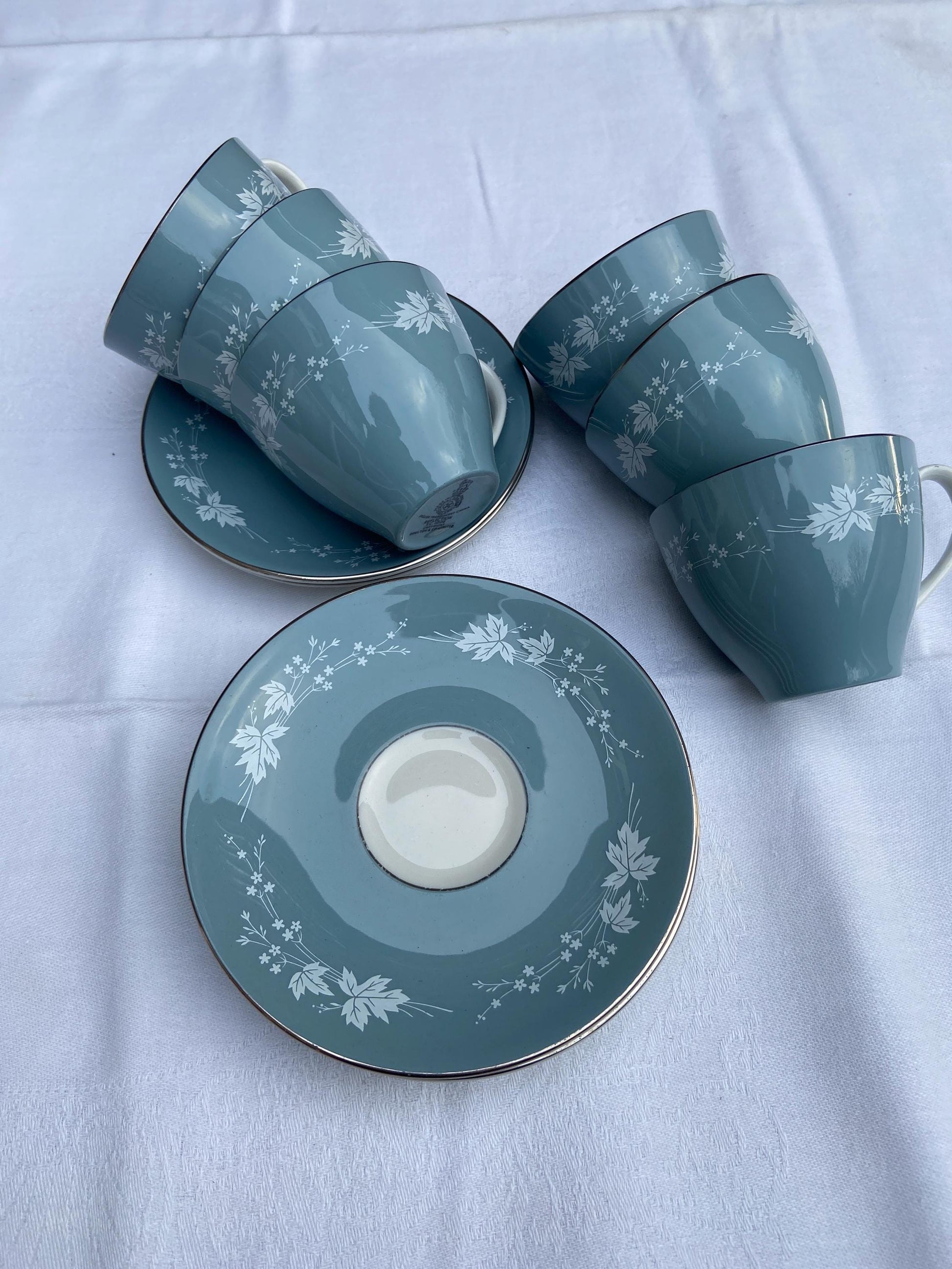 Six place Vintage Dinner Service Reflection Mid-Century Royal Doulton - 37 pieces - VGC - blue grey floral pattern with white