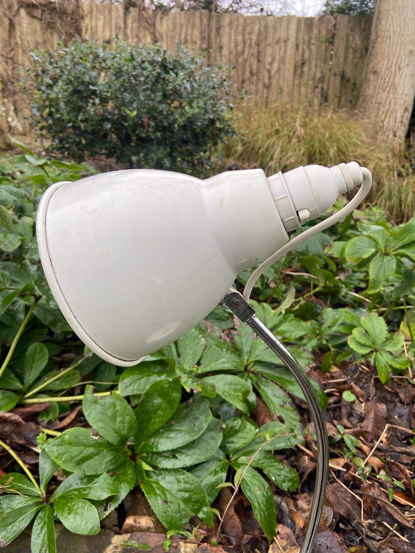 Authentic mid-century Desk Lamp in white and silver metal. Quality retro desk or study lamp.