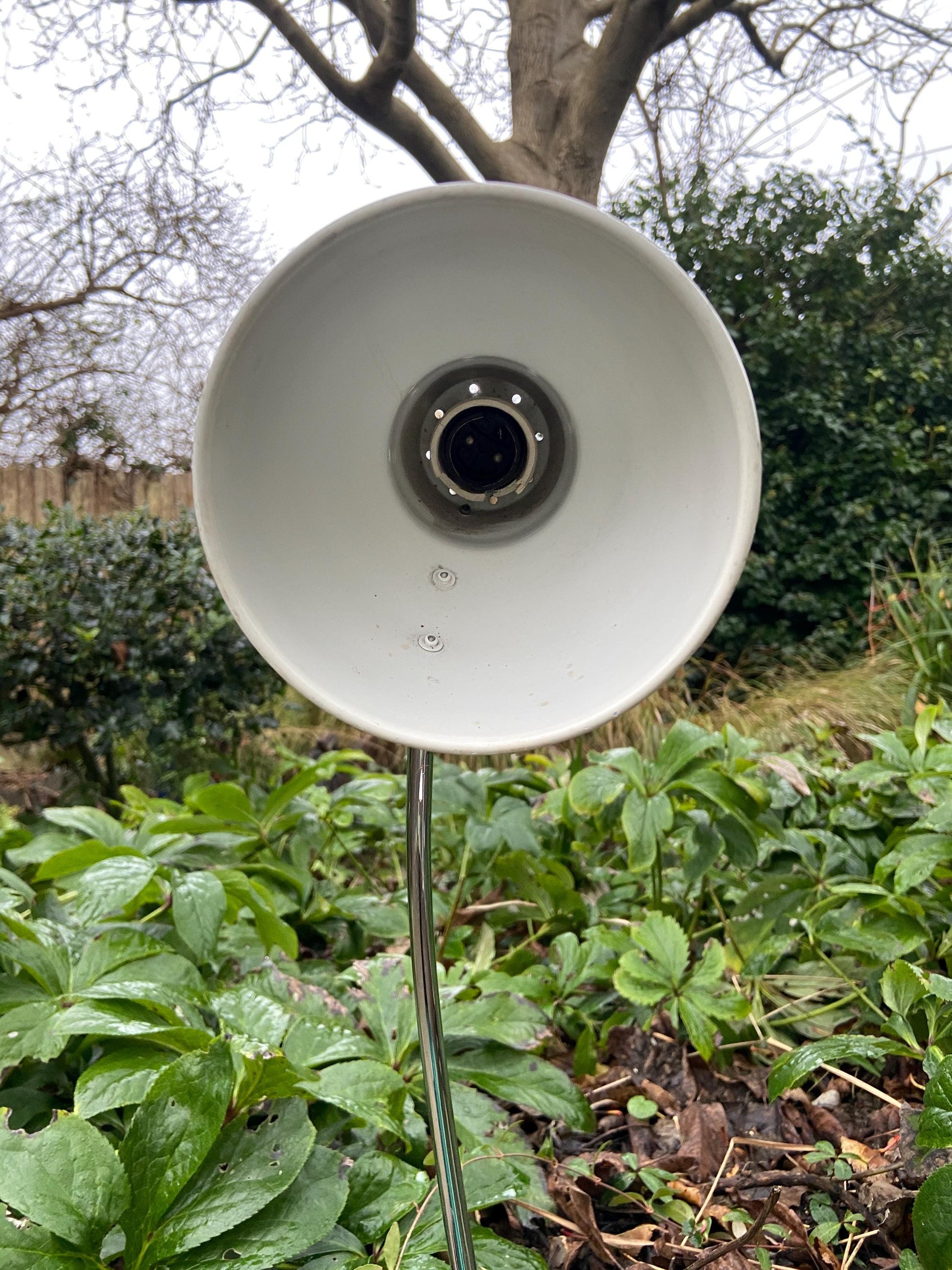 Authentic mid-century Desk Lamp in white and silver metal. Quality retro desk or study lamp.