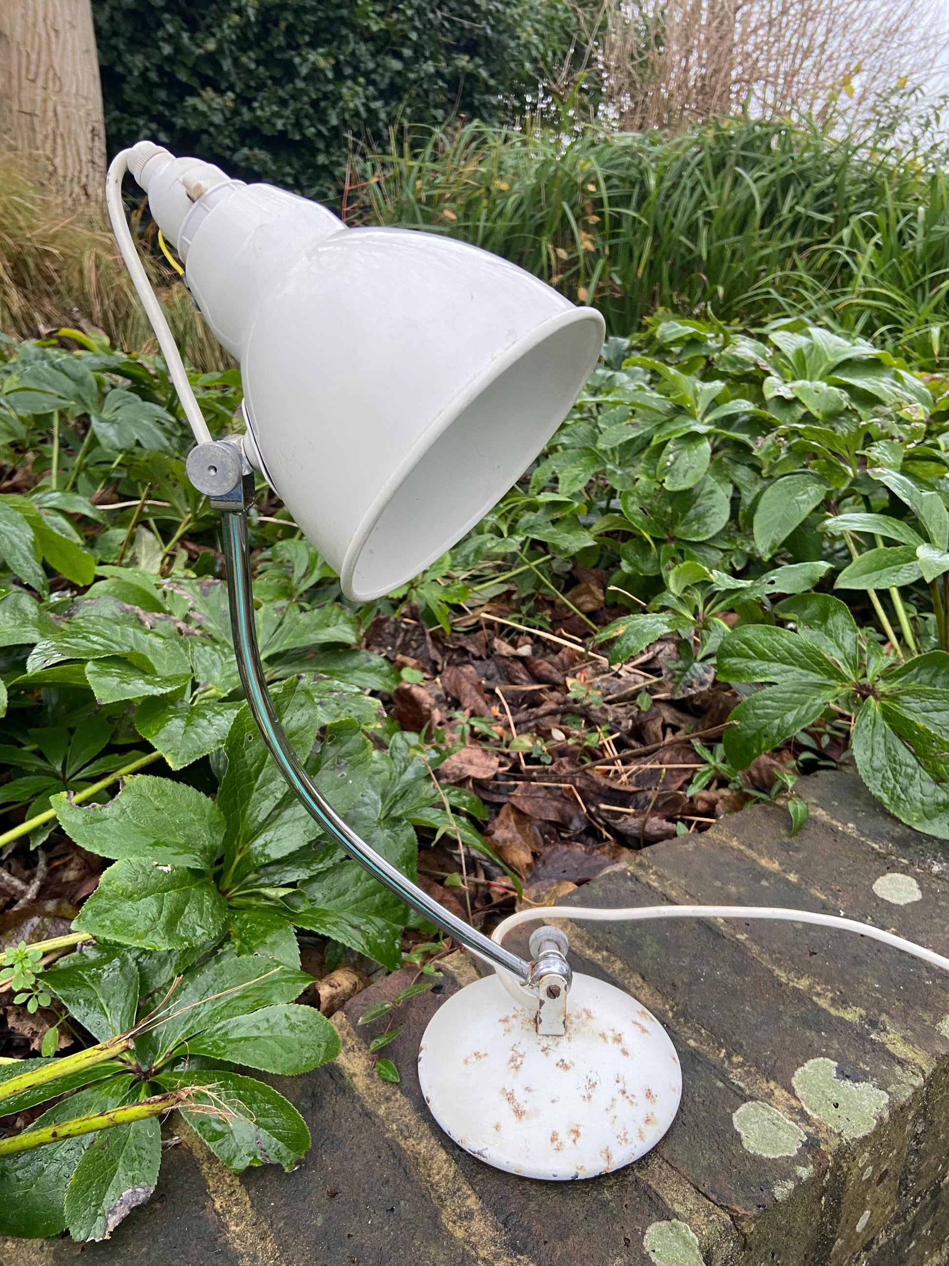 Authentic mid-century Desk Lamp in white and silver metal. Quality retro desk or study lamp.